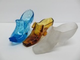 Three vintage glass shoes with bows, 5