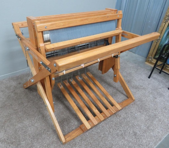 Oak Floor Loom,, 4 harness, 6 pedal, 34"