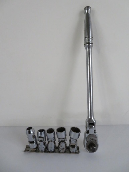 Snap-On flexible head drive ratchet and 3 sockets
