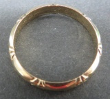 Vintage 10 Kt gold wedding band, four petal floral design, size 8 1/2