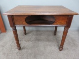 Unusual Oak pocket tavern table, 41