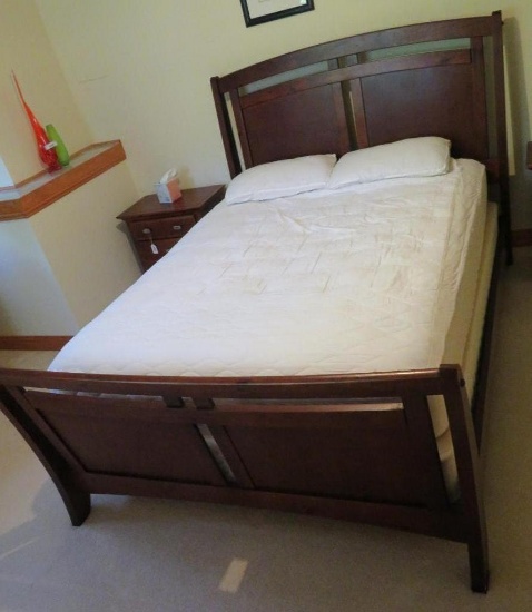 Queen size bed, sleigh style style with Sealy mattress included