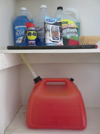 Automotive product lot and gas can