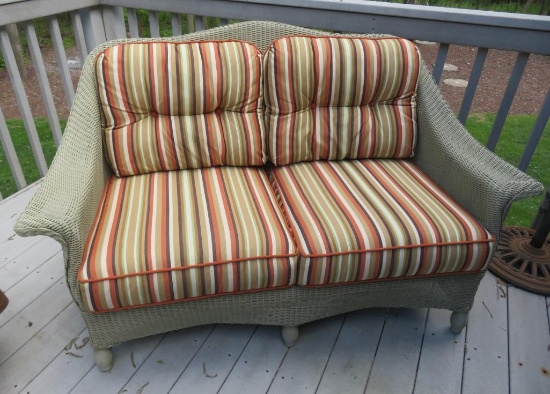 Lloyd Loom Lloyd Flanders, Wicker loveseat, 60", lovely earth tone cushions, with cover
