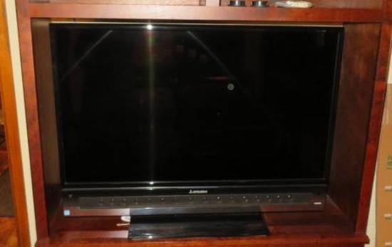 46" Mitsubishi Television with remote, model LT-46249, working