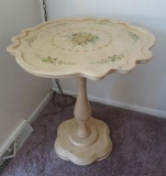 Scalloped top pedestal table, floral painted, 30 1/2