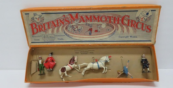 Britain's Mammoth Circus in box #1442 , metal figures, six pieces