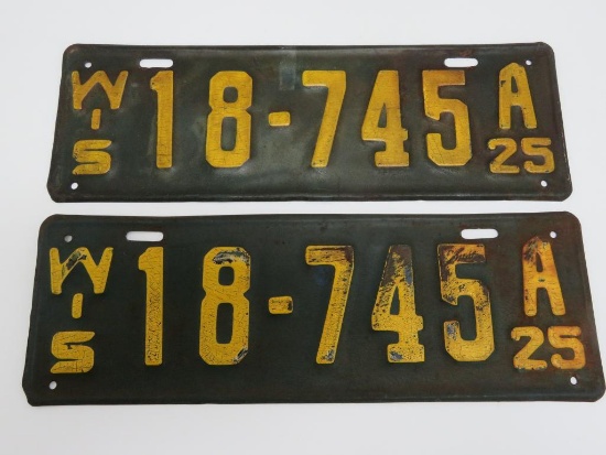 1925 Wisconsin License Plates, matching set