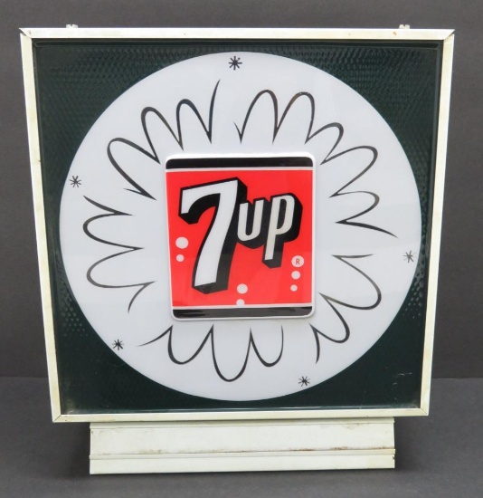 7 up Motion Light, working, great color, 10 1/2" x 12 1/2"