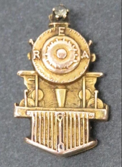 10 kt REA railroad pin, 3/4", diamond chip