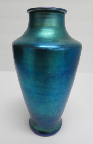 Beautiful 10" Blue Aurene vase, attributed to Steuben