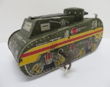 Marx key wind army tank 5A, working in great condition, 10 1/2