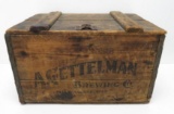 A Gettelman Brewing Co wood box, lift top, 12