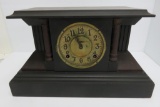 Parts mantle clock, needs work, as is