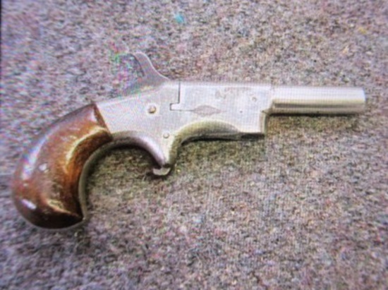UNKNOWN 22 SHORT