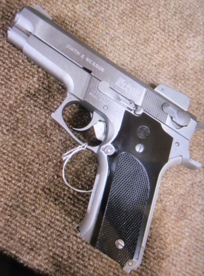 SMITH & WESSON 659 LIKE NEW 9MM