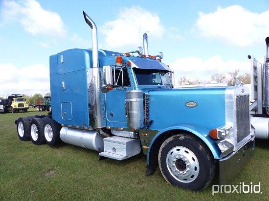 1998 Peterbilt 379 Tri-axle Truck Tractor, s/n 1XP5D69X9WN474259: Ext. Hood