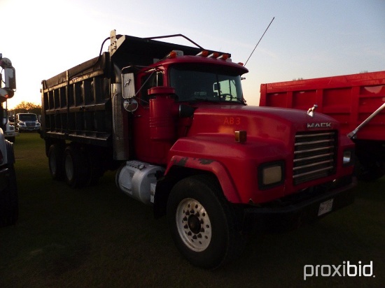 2000 Mack RD688S Tandem-axle Dump Truck, s/n 1M2P267C1YM049459