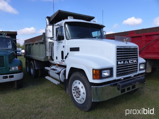2000 Mack CH613 Tandem-axle Dump Truck, s/n 1M2AA18Y2YW131906: Mack Eng., 1