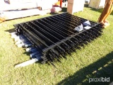 14 pcs Continuous Metal Fence and Posts