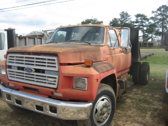 Ford F-Series Flatbed Truck: Crew Cab, S/A, Gas Eng., 5-sp.