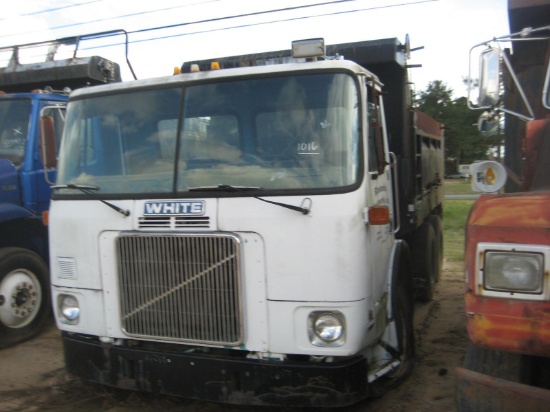 1986 White Dump Truck, s/n 1WXDCHJD7GN110061: T/A, Diesel Eng., Auto Trans.