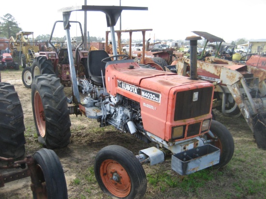 Kubota M4030SU Tractor, s/n 20767: Diesel Eng., 4618 hrs