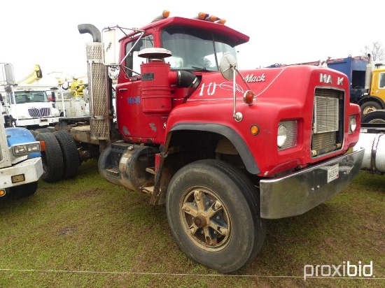 1991 Mack RD690S Truck Tractor, s/n 1M2P198C6MM008287: T/A, Day Cab