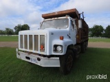 1988 International S2600 Tandem-axle Dump Truck, s/n 1HTZVG3T2JH556632