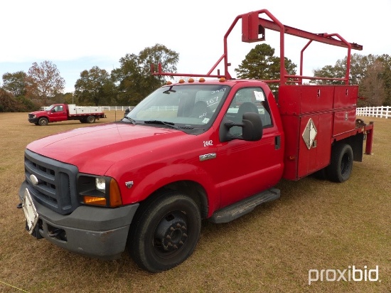 2007 Ford F350 Truck, s/n 1FDWF36Y37EA68583: V10 Gas or Propane Eng., 5-sp.