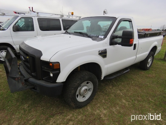 2008 Ford F250XL Pickup s/n 1FTNF21518EA18080: Super-duty White 2-door Show