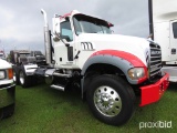 2011 Mack GU713 Truck Tractor, s/n 1M1AX04Y5BM009952: T/A, Day Cab, Maxitor
