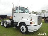 1991 White GMC Truck Tractor, s/n 4V1VDBCF4MN638588: Day Cab, Cat 425 Eng.,