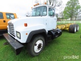 1992 Mack RD690S Cab & Chassis, s/n 1M2P264Y8NM010380: 7-sp., T/A