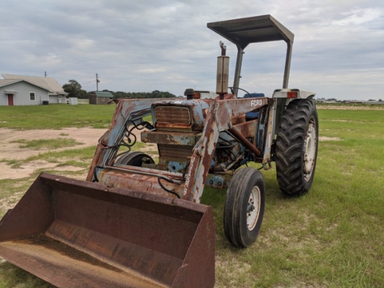 Ford 4000 Tractor with a Ford 776 Loader, Tractor S/N -  C178977, Showing 6