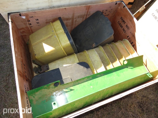 BOX OF PLANTER HOPPERS - JD