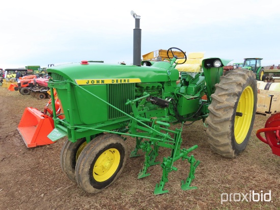 John Deere Antique Tractor