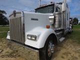 2005 Kenworth W900 Truck Tractor, s/n 094862: Cat C15 Eng., 13-sp., Sleeper