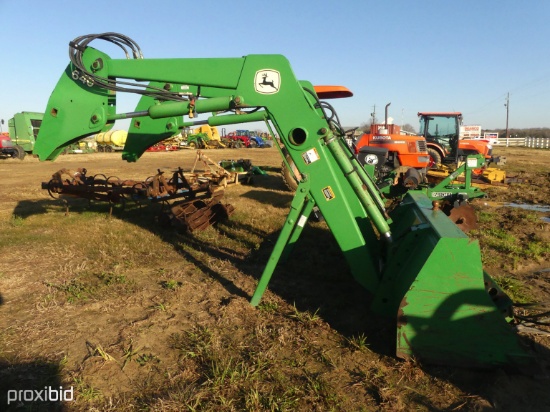 John Deere 640 Loader, s/n W00640D040967 w/ Bkt. & Brackets