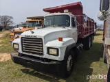 2001 Mack RD688S Tandem-axle Dump Truck, s/n 1M2P267Y41M056410 (Title Delay