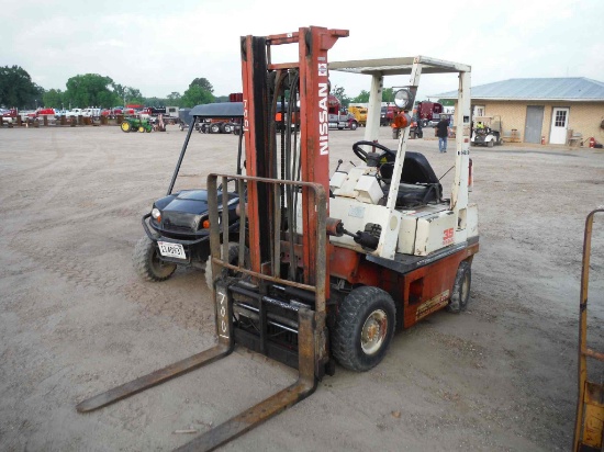 Nissan PH01A18V Forklift, s/n PH01-001317: 4-cyl Gas, 3500 lb Cap., Meter S