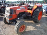 Kubota M6800 Tractor, s/n 10366 (Salvage): 2wd, No Rollbar, Clutch is Stuck