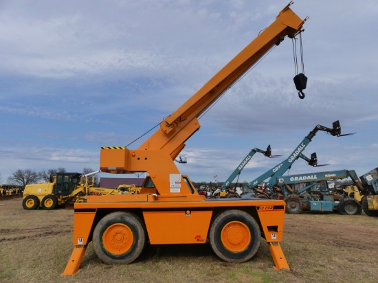 Broderson Carry Deck Crane, s/n 43567: 15-ton