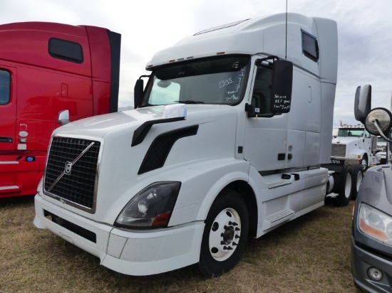 2015 Volvo VNL Truck Tractor, s/n 4V4NC9EH8FN179341: XE Pkg., 425hp Eng., S