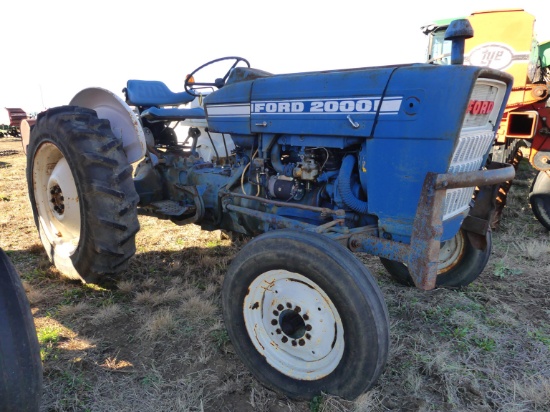 Ford 2000 Tractor, s/n C433215