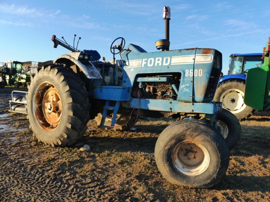 Ford 8600 Tractor (Inoperable)