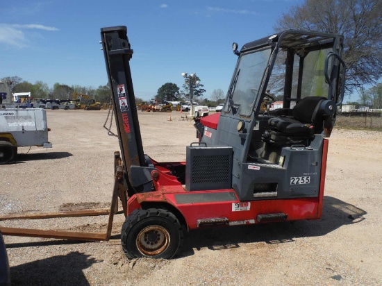 Moffett LR70 Piggyback Forklift (Salvage - No Serial Number Found)