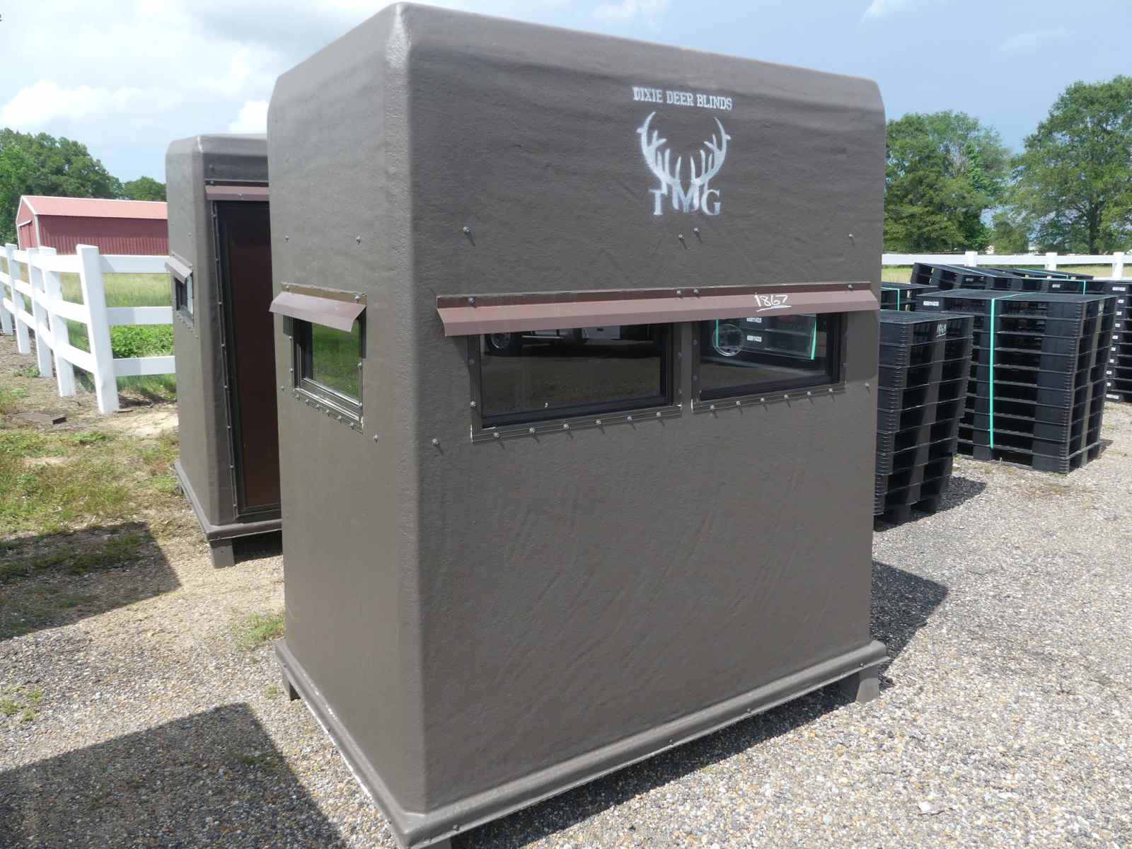 Dixie Deer Blind 4x6 Fiberglass Shooting House Proxibid