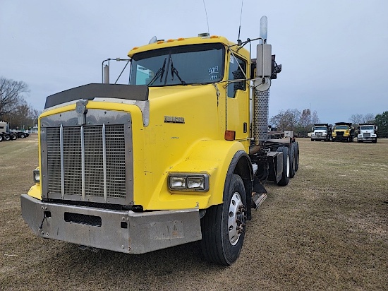 1999 Kenworth T800 Rolloff Truck, s/n 1NKDLB0X9XJ795554 (Title Delay): Cat
