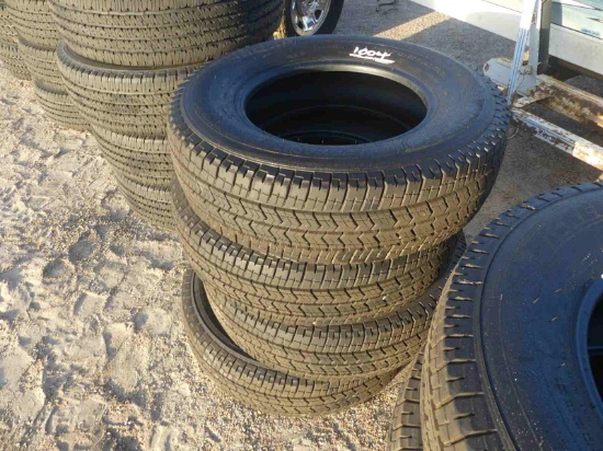 (4) Michelin LT235/80R17 Tires: New Pulloffs